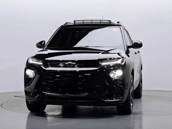 2022 Chevrolet TrailBlazer III, чёрный, 1930000 рублей - вид 1