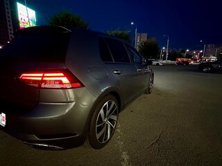 2018 Volkswagen Golf VII Рестайлинг, серый, 1625000 рублей, вид 2