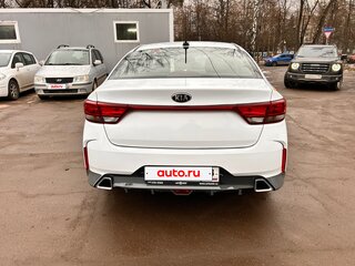 2020 Kia Rio IV Рестайлинг, белый, 1400000 рублей, вид 3