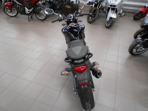 2013 Suzuki SFV 400 Gladius, чёрный, 390000 рублей - вид 6