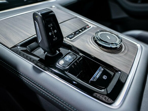 2026 Geely Monjaro I, белый, 4954990 рублей - вид 27