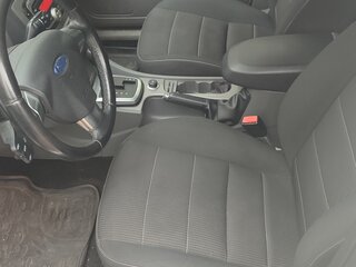 2010 Ford Focus II Рестайлинг, белый, 1000000 рублей, вид 4