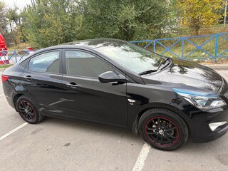 2015 Hyundai Solaris I Рестайлинг, чёрный, 950000 рублей, вид 3
