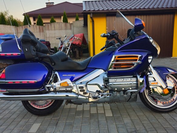 2002 Honda GL 1800 Gold Wing, синий, 630000 рублей