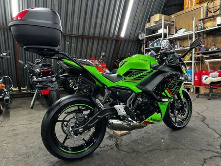2023 Kawasaki Ninja 650, зелёный, 880000 рублей, вид 5