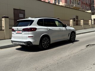 2019 BMW X5 30d IV (G05/G18), белый, 5850000 рублей, вид 4