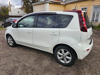2013 Nissan Note I Рестайлинг, белый, 850000 рублей, вид 4