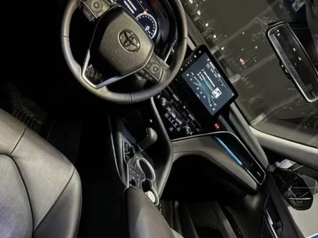 2023 Toyota Camry VIII (XV70) Рестайлинг, чёрный, 3700000 рублей, вид 5