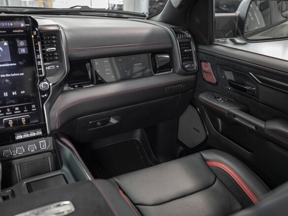 2025 Ram 1500 RHO V Рестайлинг, зелёный, 12953911 рублей - вид 29