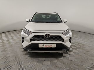 2021 Toyota RAV4 V (XA50), белый, 2799000 рублей, вид 2