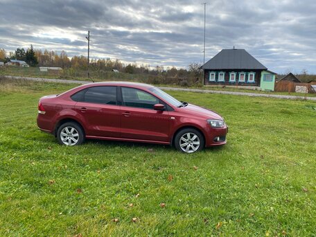 2010 Volkswagen Polo V, красный, 675000 рублей, вид 5
