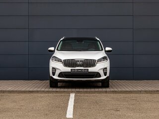 2019 Kia Sorento III Prime Рестайлинг, белый, 2895000 рублей, вид 2