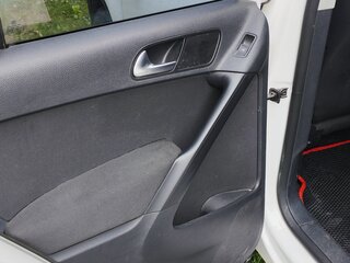 2011 Volkswagen Tiguan I Рестайлинг, белый, 900000 рублей, вид 5