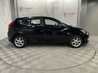 2014 Hyundai Solaris I Рестайлинг, чёрный, 835000 рублей, вид 4