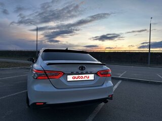 2021 Toyota Camry VIII (XV70), белый, 3000000 рублей, вид 2