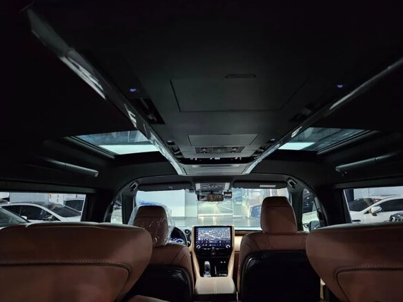 2025 Toyota Alphard IV, чёрный, 12500000 рублей - вид 10