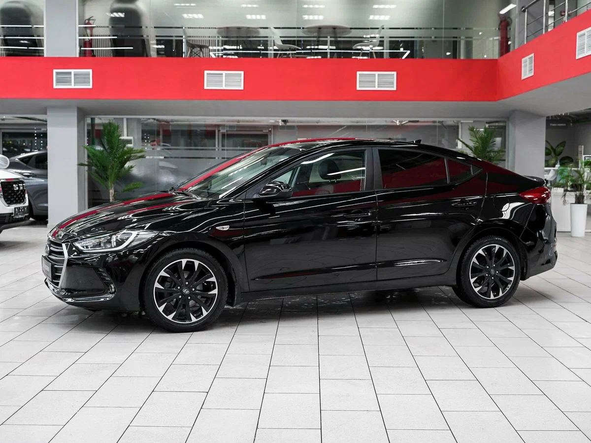 Открыть фотографии: Hyundai Elantra VI (AD)