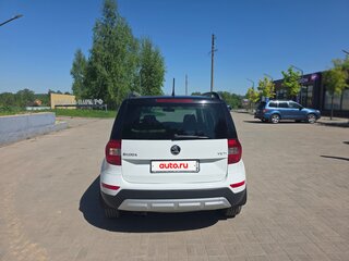2015 Skoda Yeti I Рестайлинг, белый, 1200000 рублей, вид 5