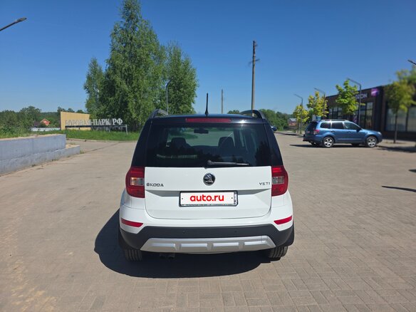 2015 Skoda Yeti I Рестайлинг, белый, 1200000 рублей - вид 4