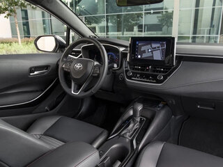 2023 Toyota Corolla XII (E210), белый, 1660000 рублей, вид 3
