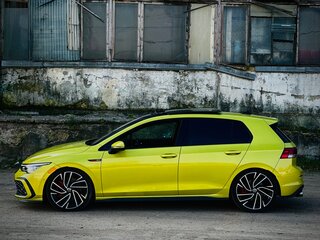 2022 Volkswagen Golf GTI VIII, золотистый, 2950000 рублей, вид 4