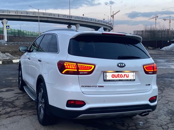 2018 Kia Sorento III Prime Рестайлинг, белый, 2890000 рублей - вид 5