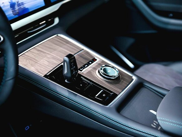 2026 Geely Monjaro I Рестайлинг, белый, 4954990 рублей - вид 5
