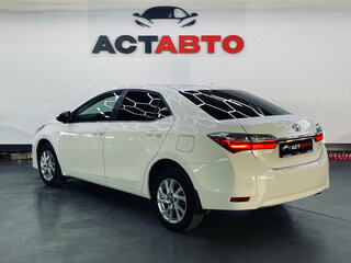 2017 Toyota Corolla XI (E160, E170, E180) Рестайлинг 1, белый, 1670000 рублей, вид 4