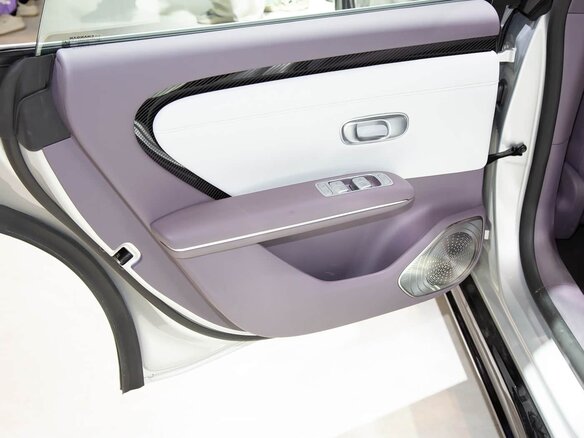 2026 Changan Qiyuan A06 28.39 kWh, серебристый, 2620000 рублей - вид 14
