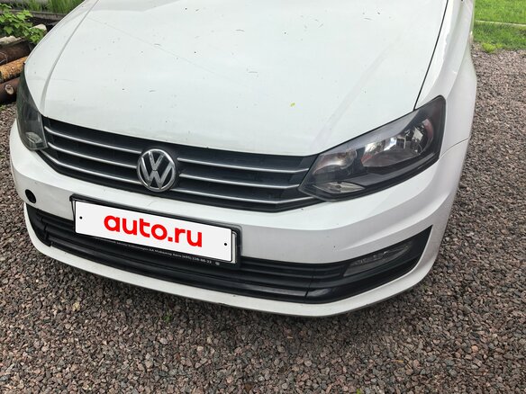 2016 Volkswagen Polo V Рестайлинг, белый, 700000 рублей