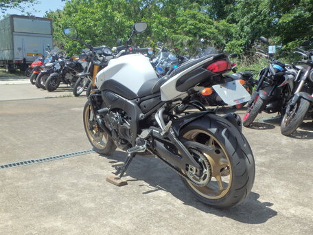 2013 Yamaha FZ8, белый, 650000 рублей, вид 5