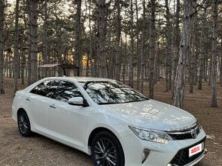 2016 Toyota Camry VII (XV50) Рестайлинг, белый, 2630000 рублей, вид 1
