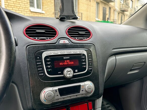 2008 Ford Focus II Рестайлинг, серый, 400000 рублей - вид 8