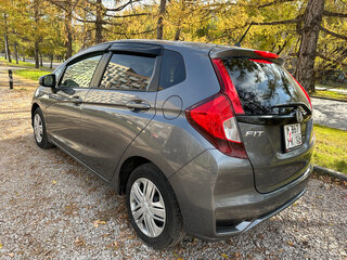 2019 Honda Fit III Рестайлинг, серый, 1250000 рублей, вид 3