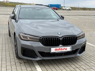 2021 BMW 5 серии 530d xDrive VII (G30/G31/G38) Рестайлинг, серый, 4000000 рублей, вид 2