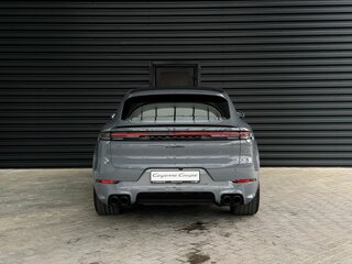 2026 Porsche Cayenne Coupé III Рестайлинг, серый, 23500000 рублей, вид 4
