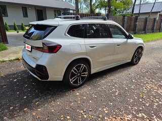2023 BMW iX1 xDrive 30L, белый, 4700000 рублей, вид 5