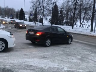 2015 Hyundai Solaris I Рестайлинг, чёрный, 910000 рублей, вид 4