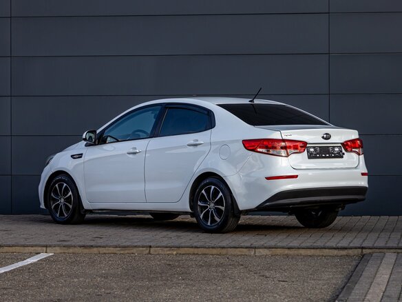 2016 Kia Rio III Рестайлинг, белый, 795000 рублей - вид 7