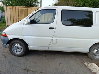 1999 Toyota HiAce XH10, белый, 660000 рублей, вид 4