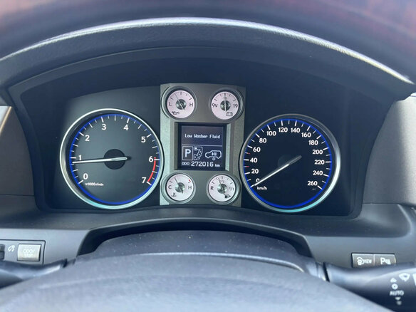 2011 Lexus LX 570 III, серебристый, 2970000 рублей - вид 9