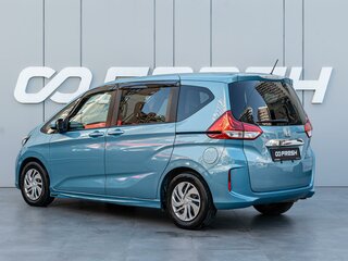 2017 Honda Freed II, синий, 1340000 рублей, вид 2