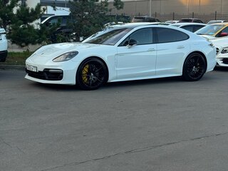 2020 Porsche Panamera Turbo S E-Hybrid II, белый, 10100000 рублей, вид 4