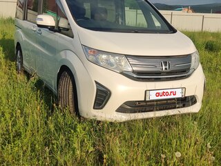 2015 Honda Stepwgn V, белый, 1795000 рублей, вид 1