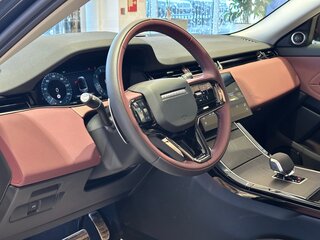 2025 Land Rover Range Rover Evoque L II Рестайлинг, серебристый, 6790000 рублей, вид 4