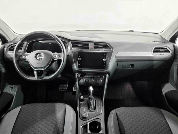 2018 Volkswagen Tiguan II, коричневый, 2190000 рублей - вид 4