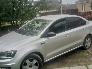 2017 Volkswagen Polo V Рестайлинг, серебристый, 1050000 рублей, вид 2