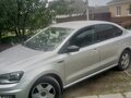 2017 Volkswagen Polo V Рестайлинг, серебристый, 1000000 рублей - вид 1