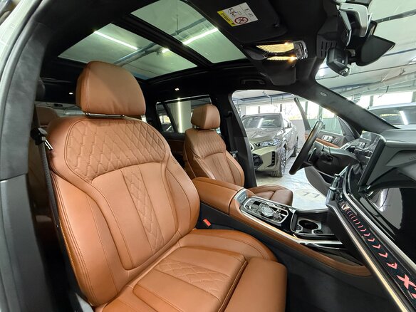 2023 BMW X7 40i I (G07) Рестайлинг, белый, 15490000 рублей - вид 18