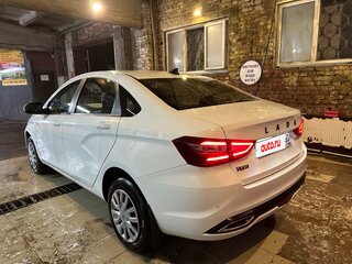 2024 Lada (ВАЗ) Vesta I Рестайлинг (NG), белый, 1250000 рублей, вид 4